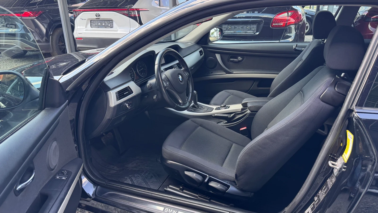 BMW 320 xd 184кс * KEYLESS* NAVI* Allblack* , снимка 11 - Автомобили и джипове - 55560256