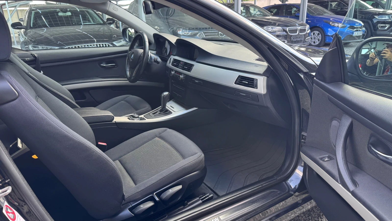 BMW 320 xd 184кс * KEYLESS* NAVI* Allblack* , снимка 9 - Автомобили и джипове - 55560256