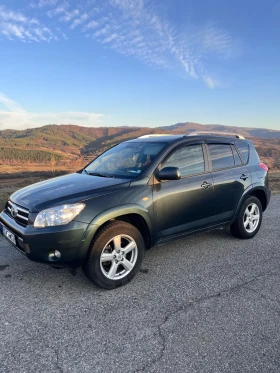 Toyota Rav4 2.2 luxury/кожа/мултимедия/регистрирана/4х4, снимка 2