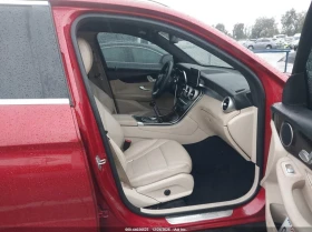 Mercedes-Benz GLC 300 2.0L I-4 DI, DOHC, VVT, TURBO, 241HP 4X2 Drive, снимка 5 - Автомобили и джипове - 53685120