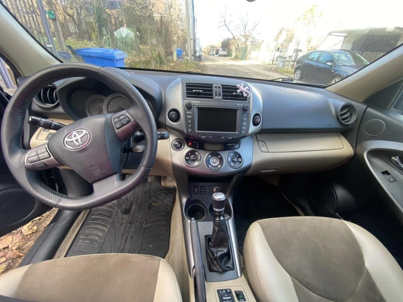 Toyota Rav4 2.2д4д, снимка 16 - Автомобили и джипове - 43553322