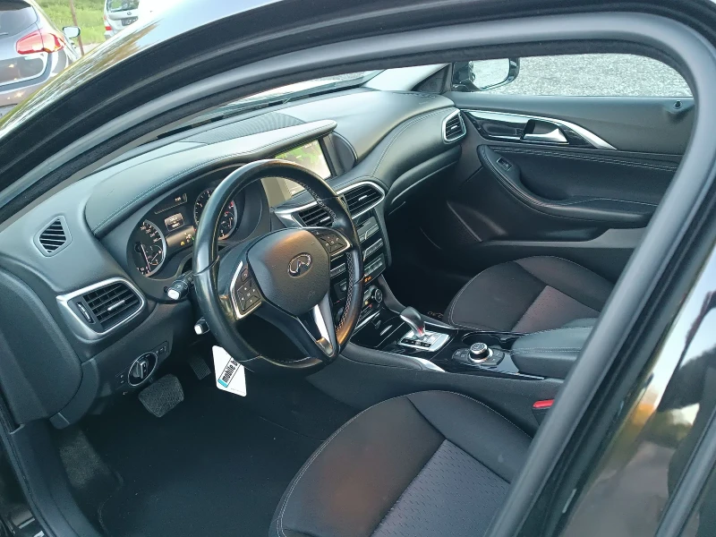 Infiniti Q30 2.2d, снимка 8 - Автомобили и джипове - 50074748