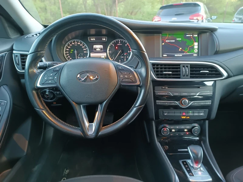 Infiniti Q30 2.2d, снимка 14 - Автомобили и джипове - 50074748