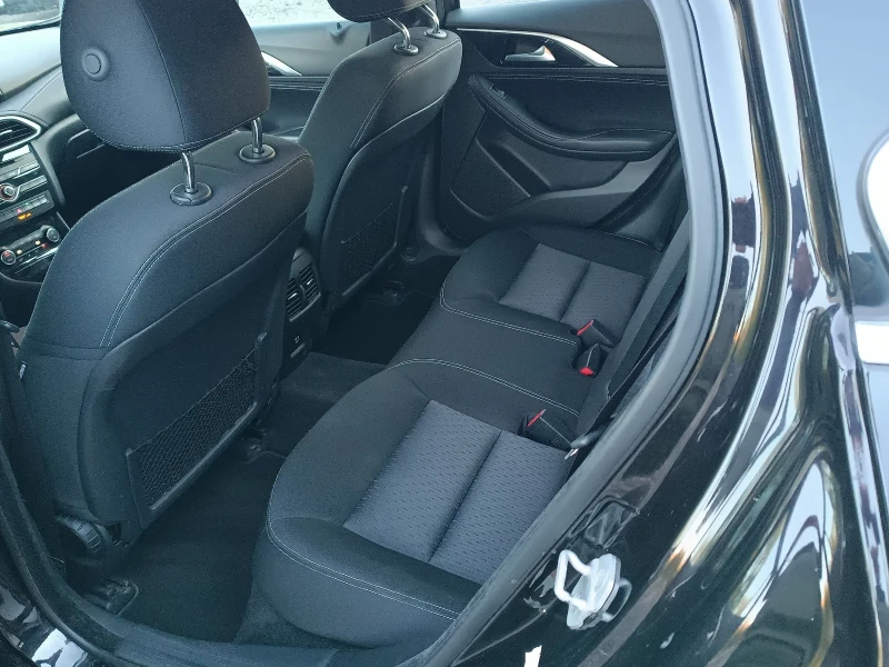 Infiniti Q30 2.2d, снимка 12 - Автомобили и джипове - 50074748