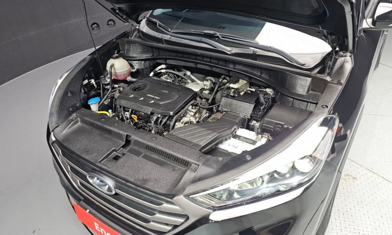 Hyundai Tucson, снимка 6 - Автомобили и джипове - 52723041