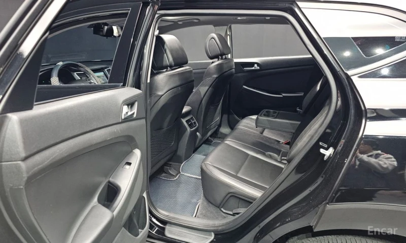 Hyundai Tucson, снимка 13 - Автомобили и джипове - 52723041