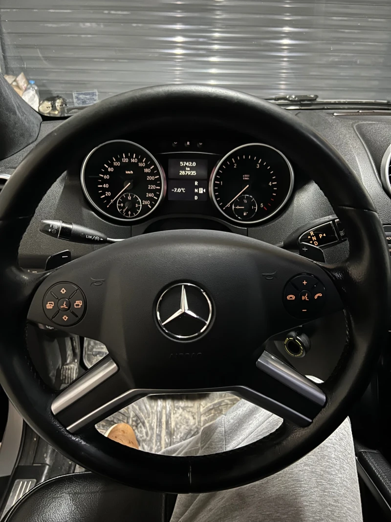 Mercedes-Benz ML 320, снимка 5 - Автомобили и джипове - 53226108