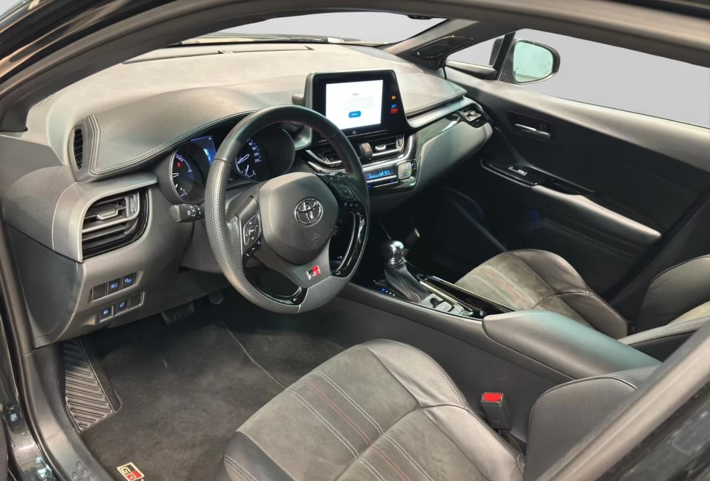 Toyota C-HR 2.0HEV/184HP/GR-SPORT/CAM/JBL/LED/NAVI/CPLAY/794g - изображение 8