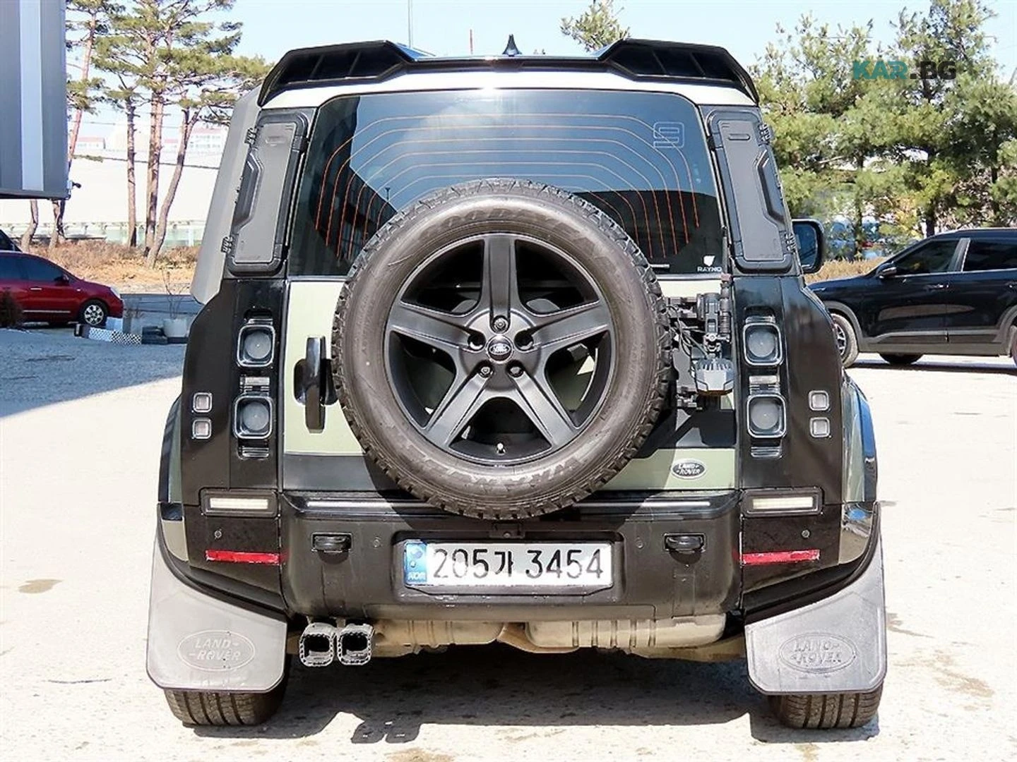 Land Rover Defender D250 SE* 360 KAM* КОЖА* ПОДГРЕВ* ПАНОРАМА, снимка 4 - Автомобили и джипове - 54567641
