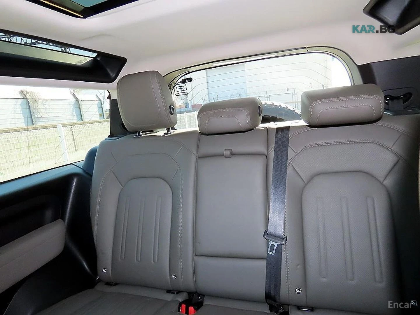 Land Rover Defender D250 SE* 360 KAM* КОЖА* ПОДГРЕВ* ПАНОРАМА, снимка 17 - Автомобили и джипове - 54567641