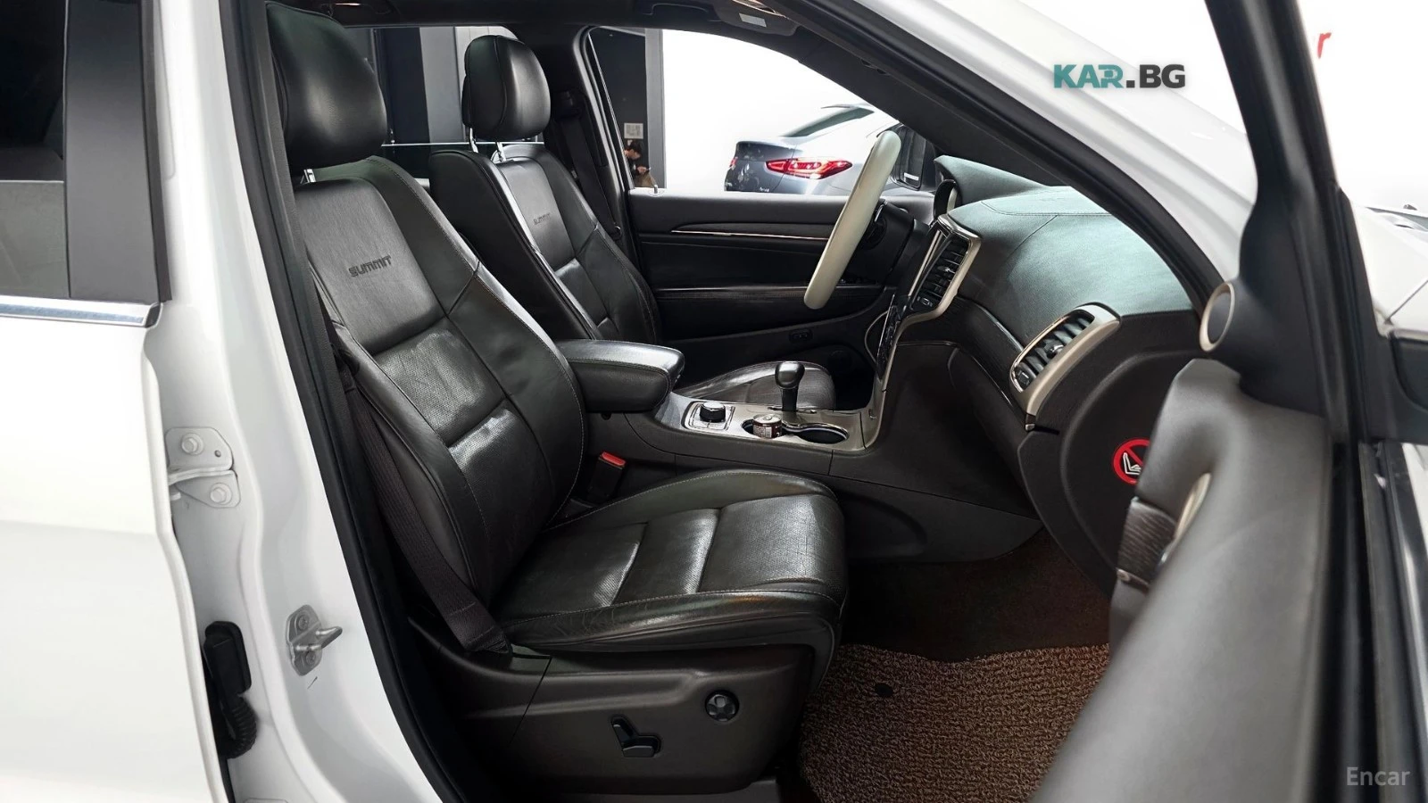 Jeep Cherokee SUMMIT / DISTRONIC / ОБДУХ / ПОДГРЕВИ / ПАНОРАМА, снимка 11 - Автомобили и джипове - 54597288