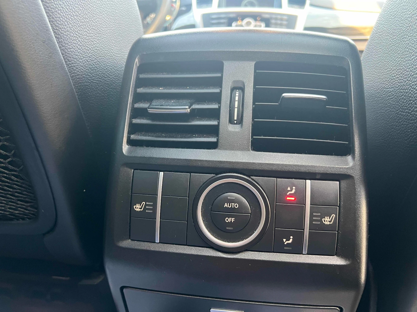 Mercedes-Benz ML 350 D * AMG * H&K * 360 * НА ПРУЖИНИ * 2015 * , снимка 13 - Автомобили и джипове - 54661521