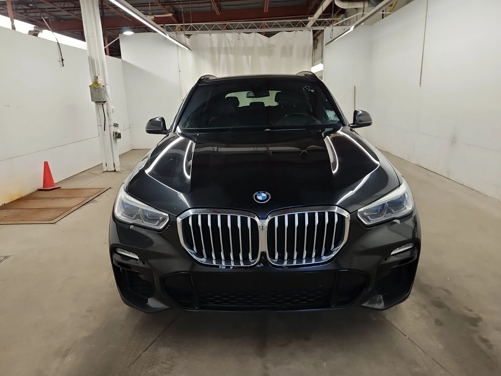 BMW X5 40I * M ПАКЕТ * HEAD UP * SOFT CLOSE * CARFAX * , снимка 2 - Автомобили и джипове - 54840959