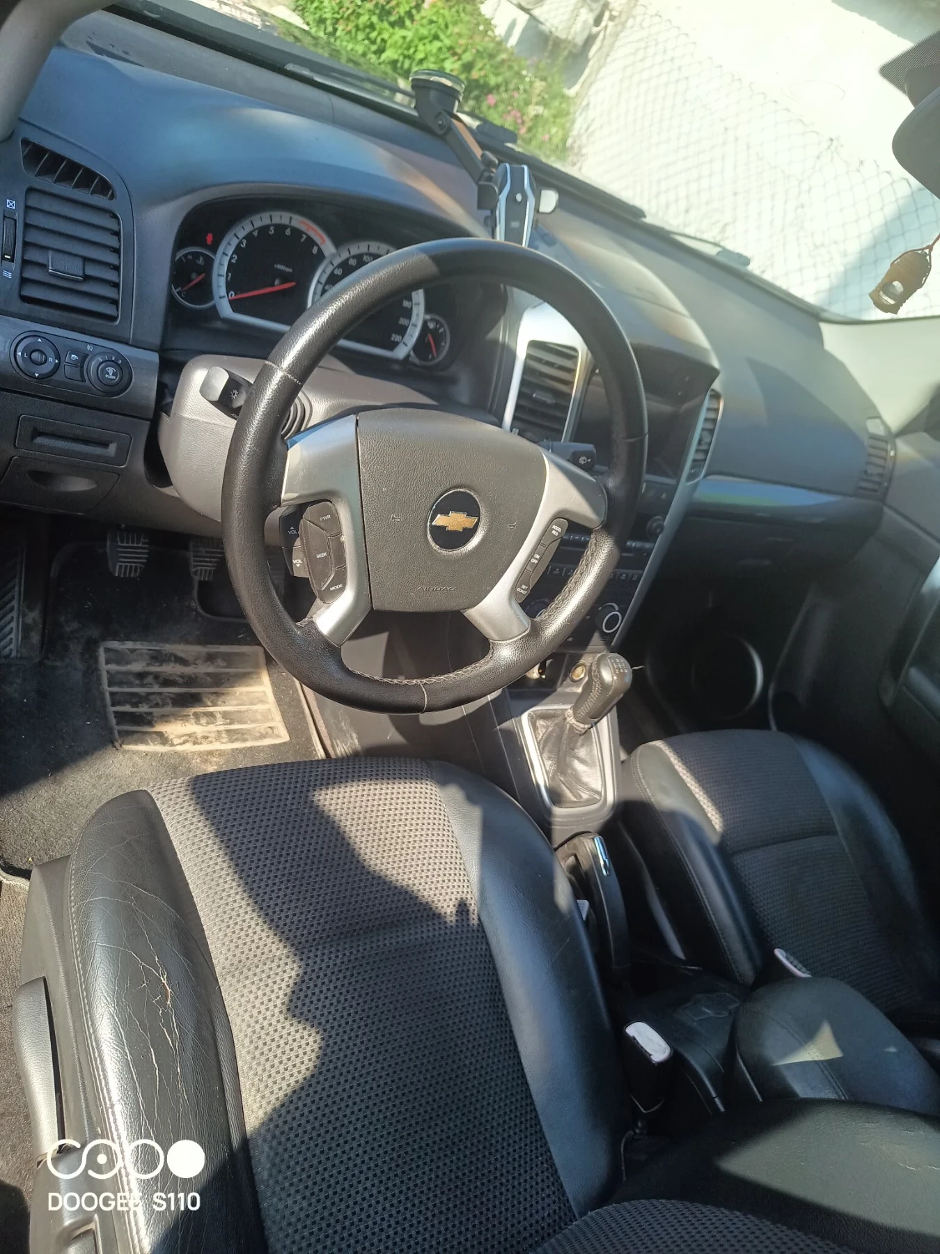 Chevrolet Captiva 2.4, снимка 3 - Автомобили и джипове - 55238150