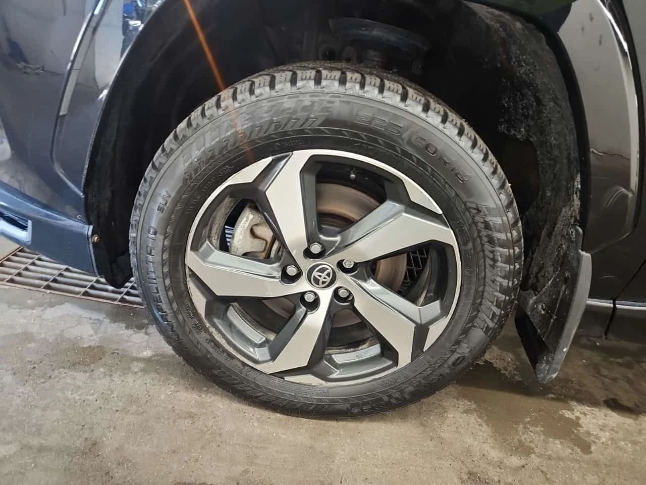 Toyota Rav4 * XSE * АВТОКРЕДИТ БЕЗ ПЪРВОНАЧАЛНА ВНОСКА* , снимка 6 - Автомобили и джипове - 55649694