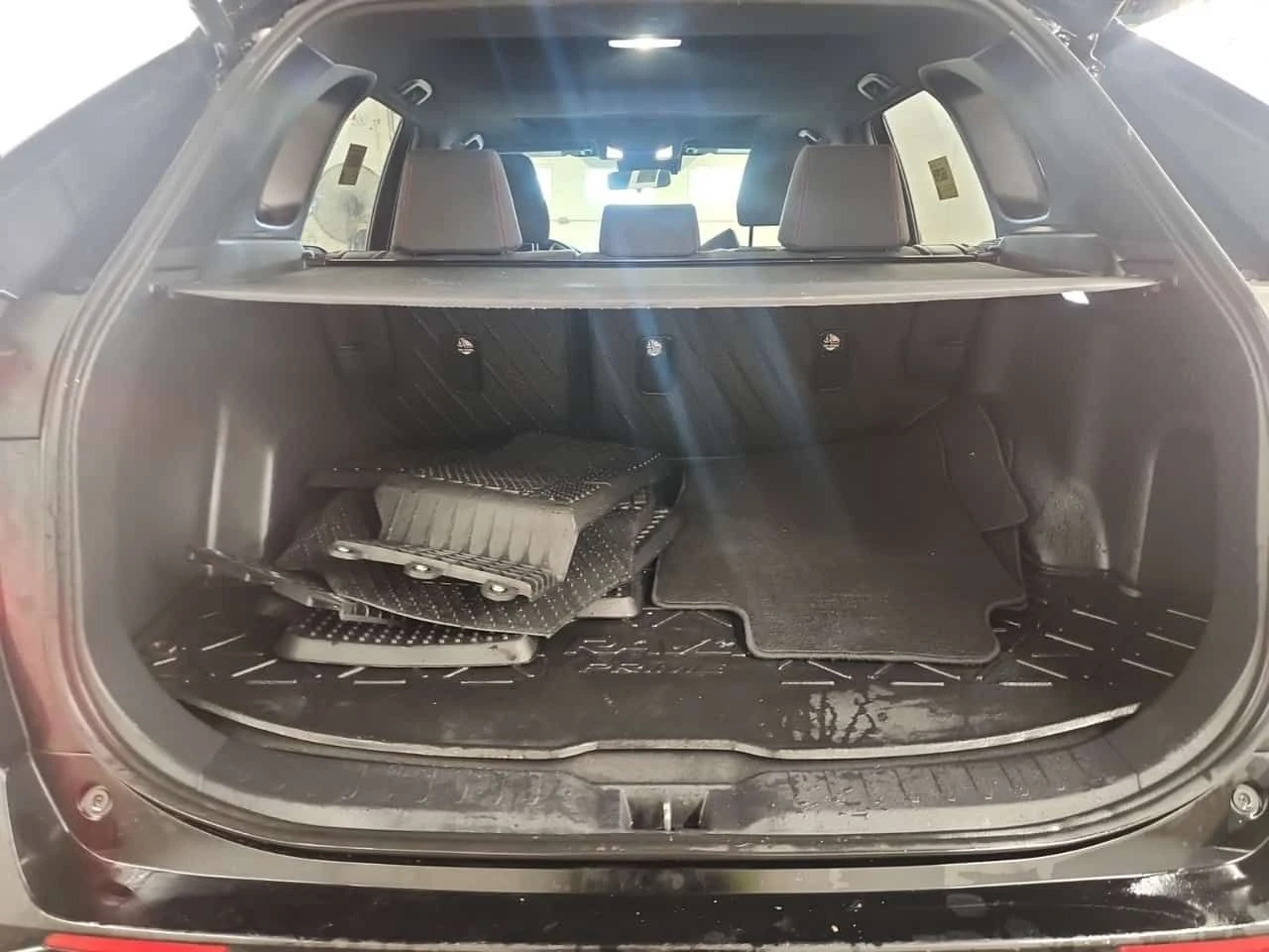 Toyota Rav4 * XSE * АВТОКРЕДИТ БЕЗ ПЪРВОНАЧАЛНА ВНОСКА* , снимка 13 - Автомобили и джипове - 55649694