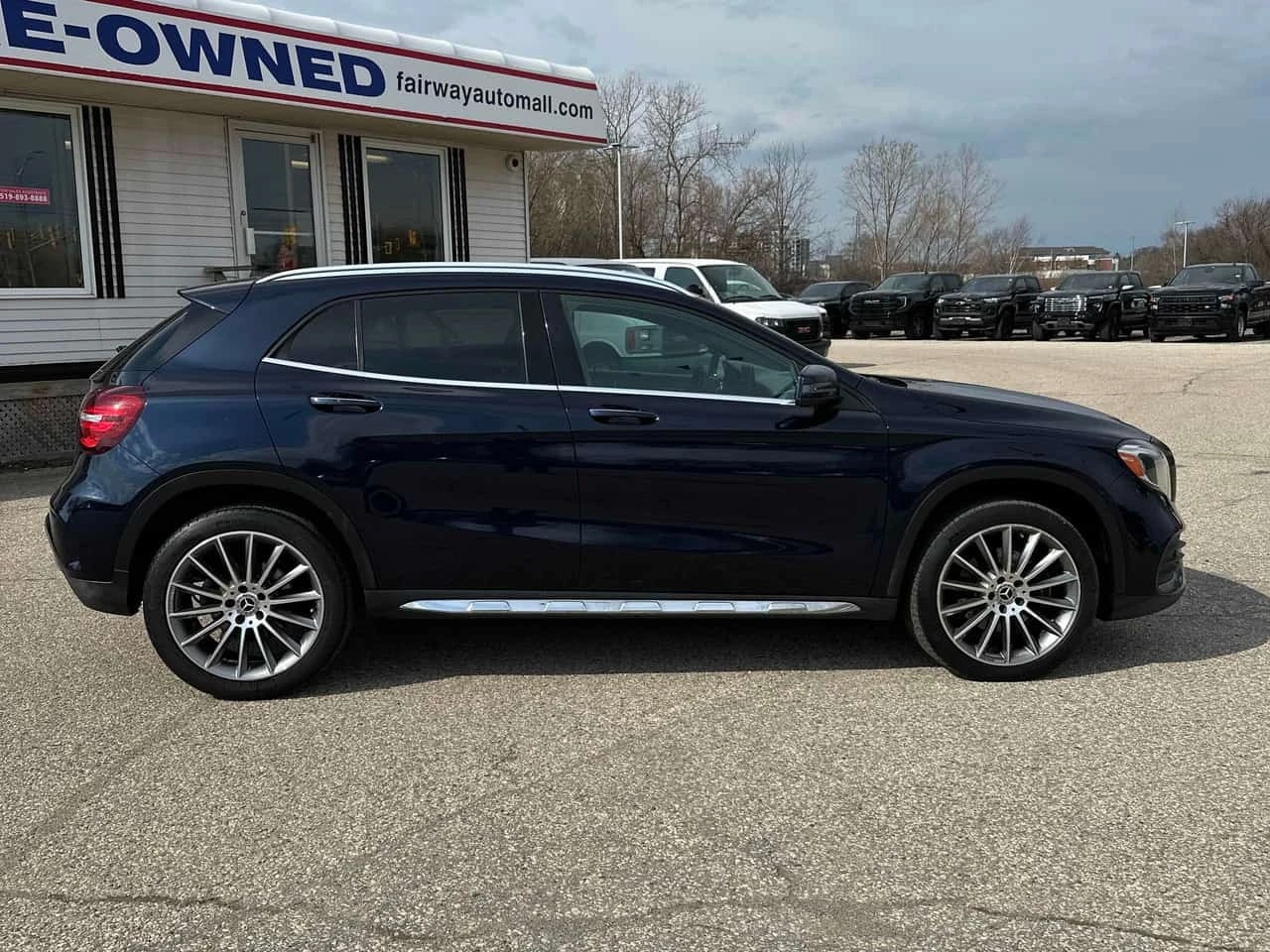 Mercedes-Benz GLA 250 * АВТОКРЕДИТ * ГЛАВНО ПРЕДСТАВИТЕЛСТВО, снимка 4 - Автомобили и джипове - 56182032