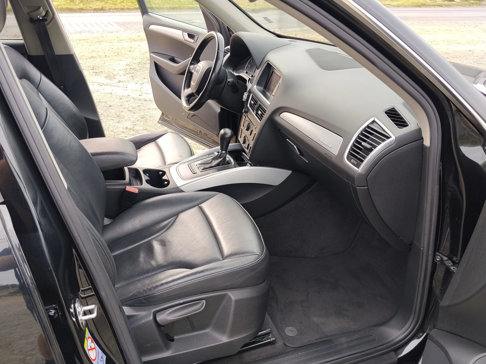 Audi Q5 2.0 TDI 170к.с Quattro/S-tronic  обслужен/Bi-Xenon, снимка 7 - Автомобили и джипове - 56209335