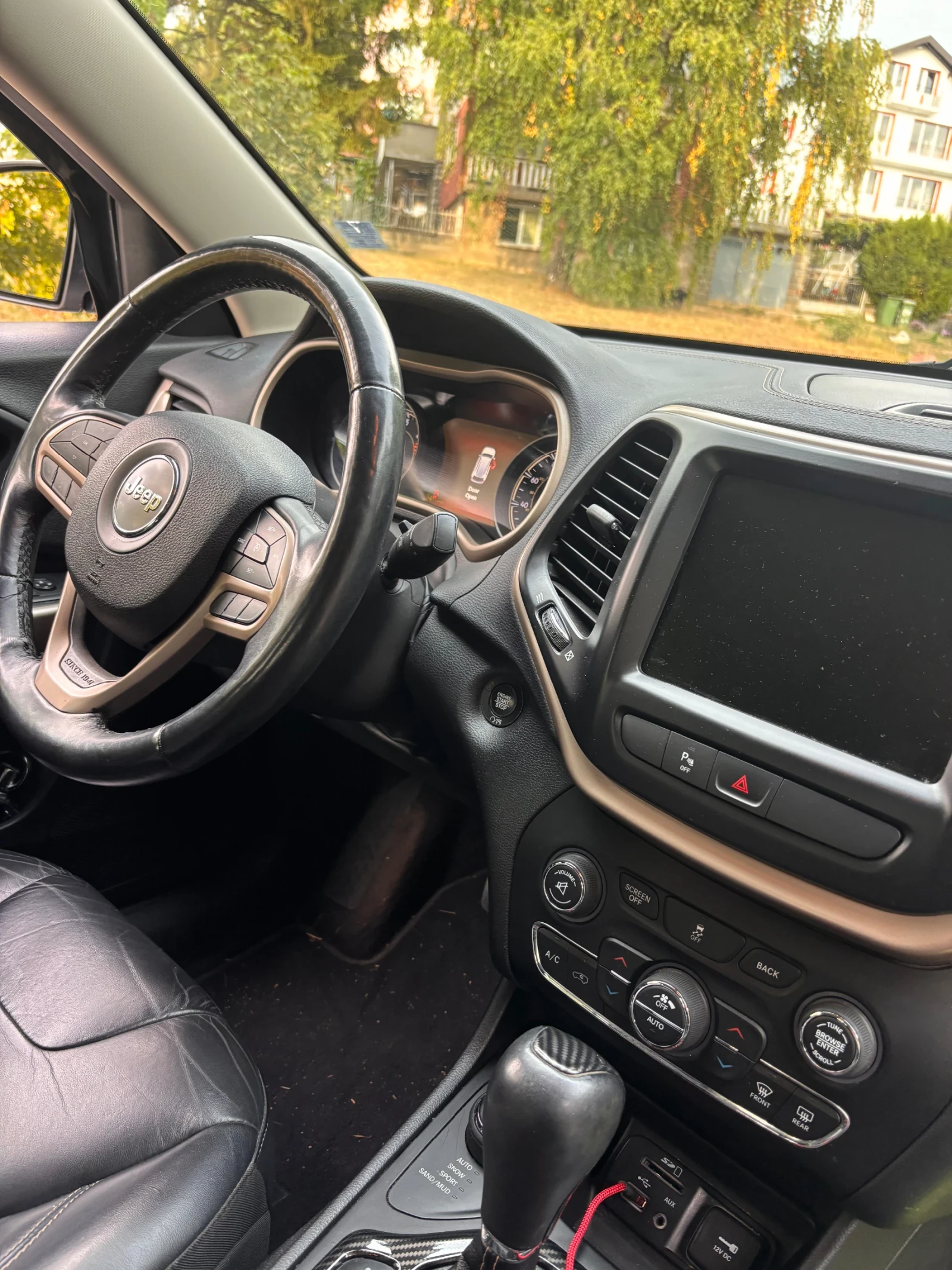 Jeep Cherokee 2.4 limited , снимка 8 - Автомобили и джипове - 56273210