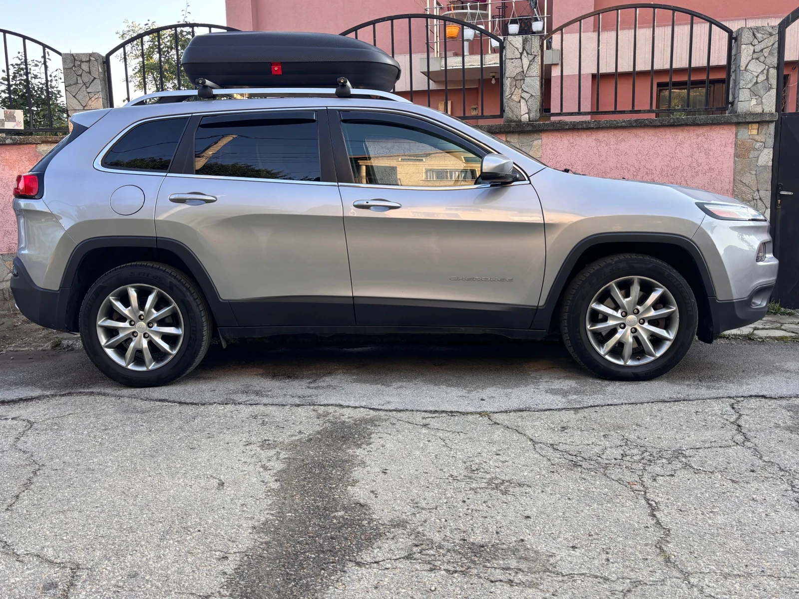 Jeep Cherokee 2.4 limited , снимка 4 - Автомобили и джипове - 56273210