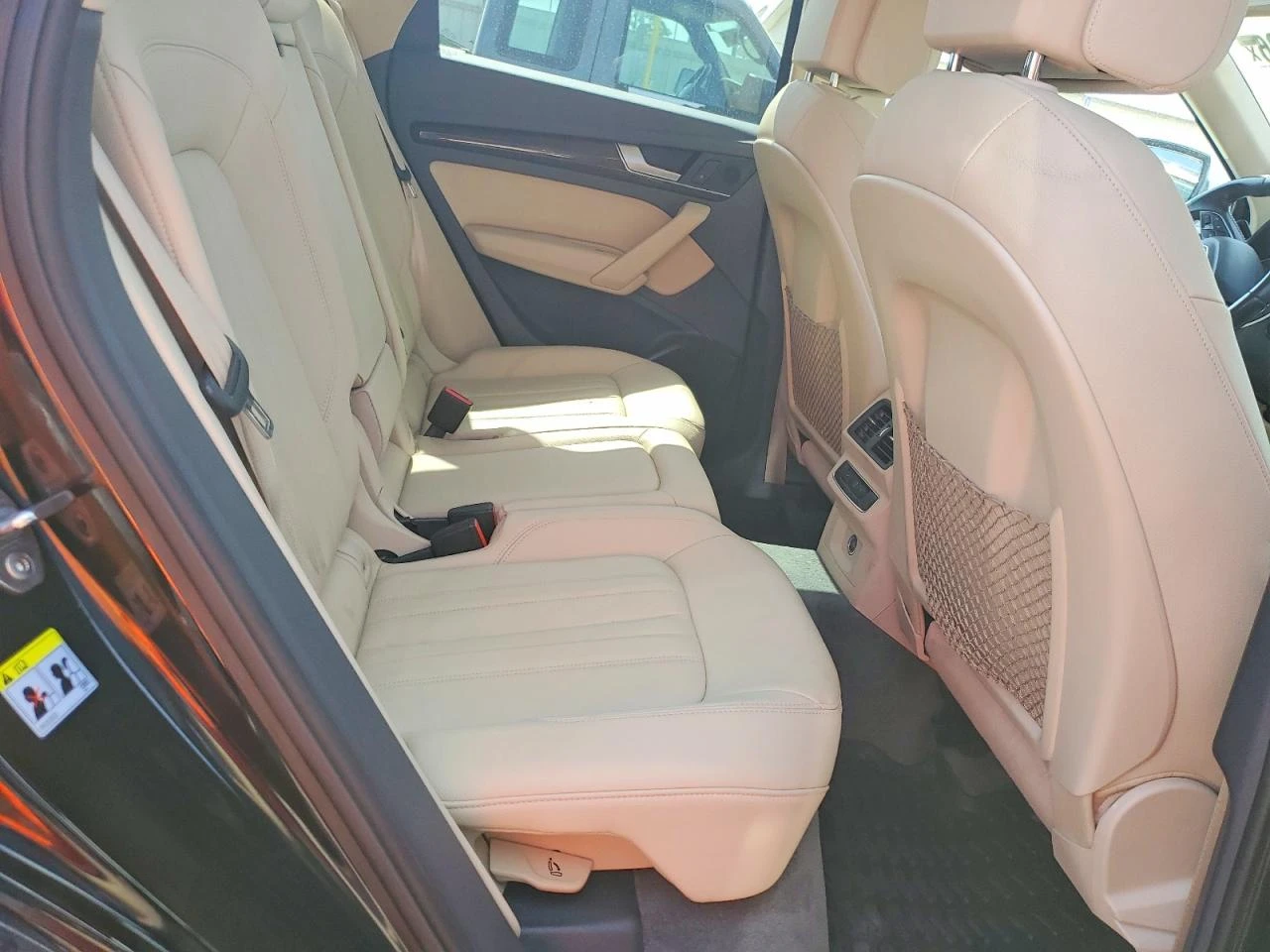 Audi Q5 2.0l Premium, снимка 11 - Автомобили и джипове - 56350167