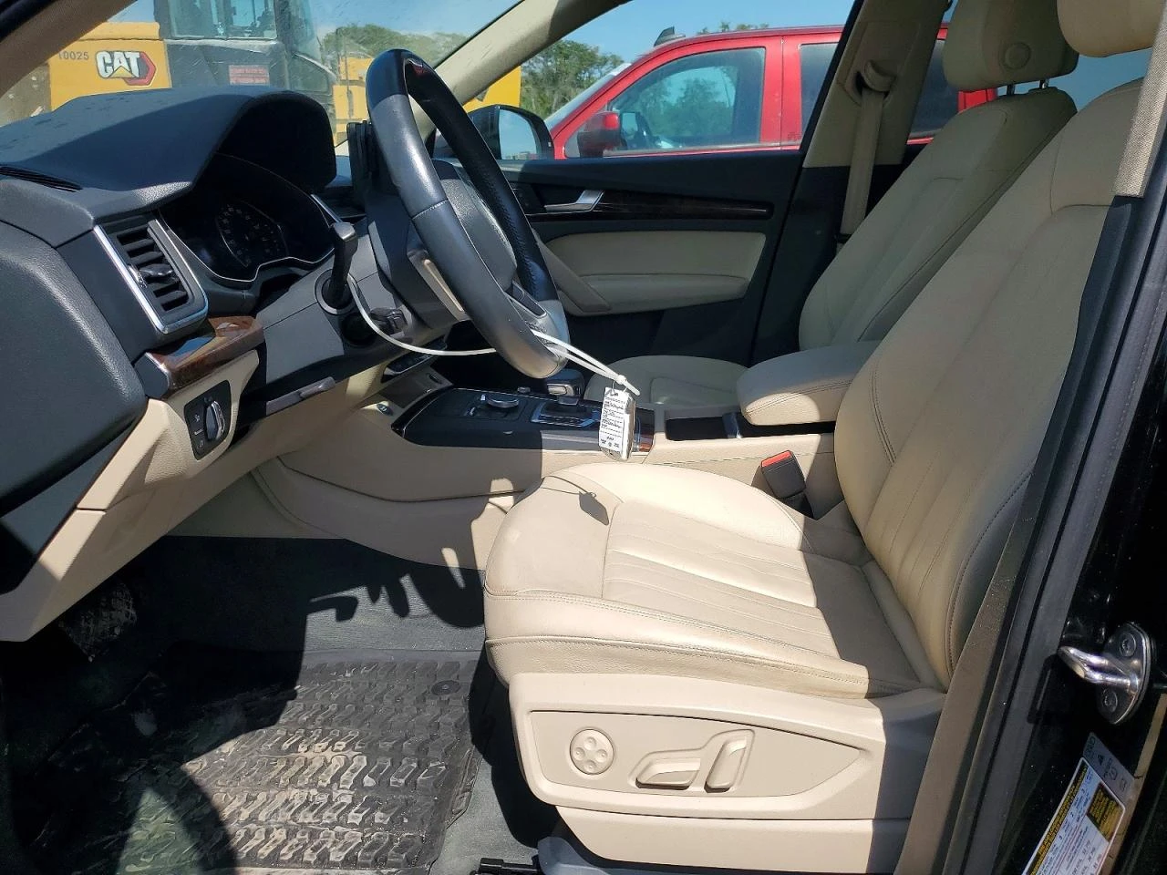 Audi Q5 2.0l Premium, снимка 7 - Автомобили и джипове - 56350167