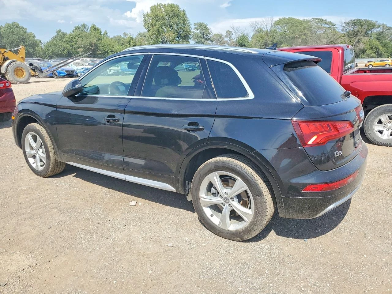 Audi Q5 2.0l Premium, снимка 2 - Автомобили и джипове - 56350167