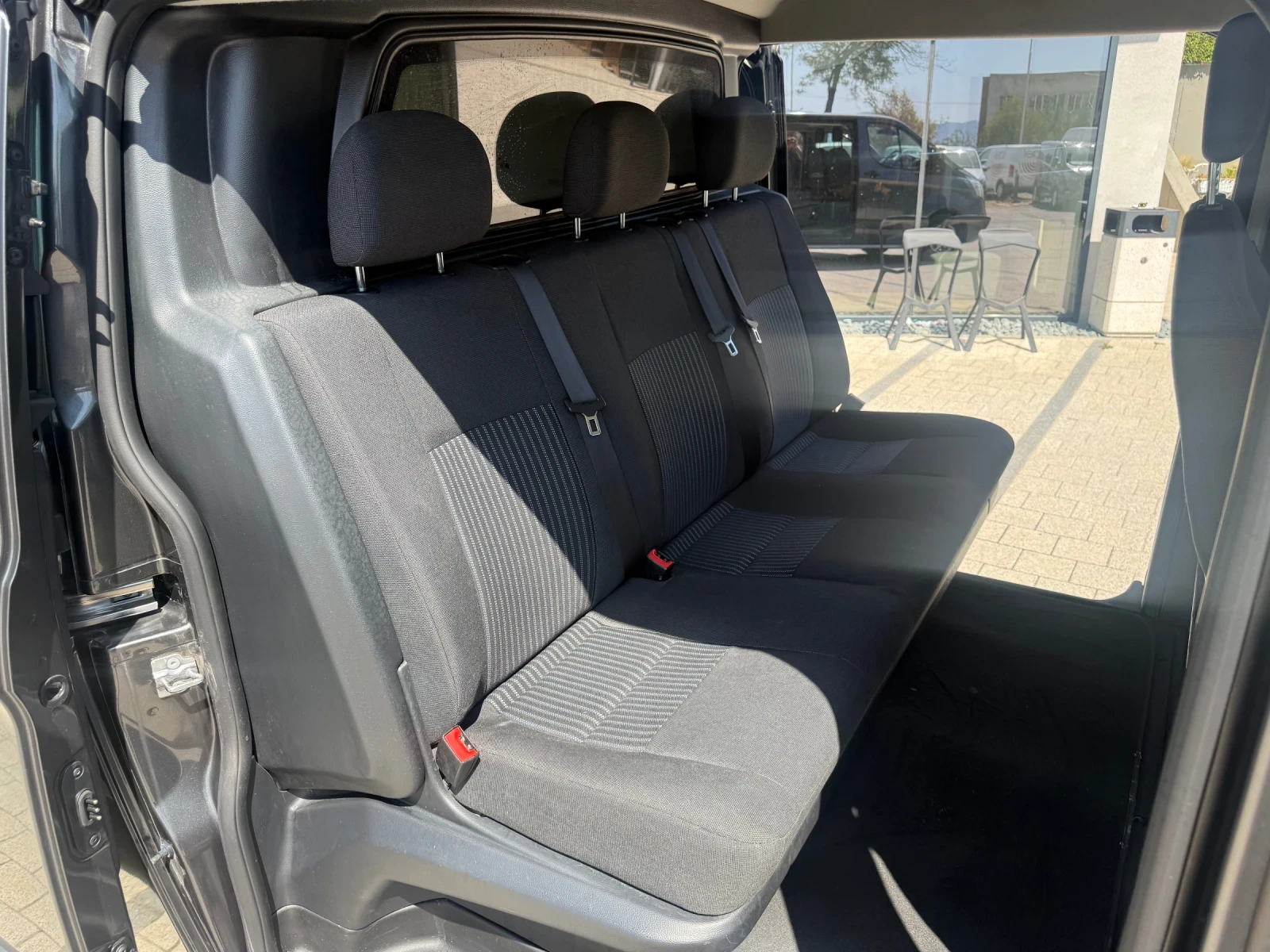 Ford Transit Custom 2.2TDCI 155к.с. L2H1 Товаропътнически 5-местен A/C, снимка 11 - Бусове и автобуси - 55888021