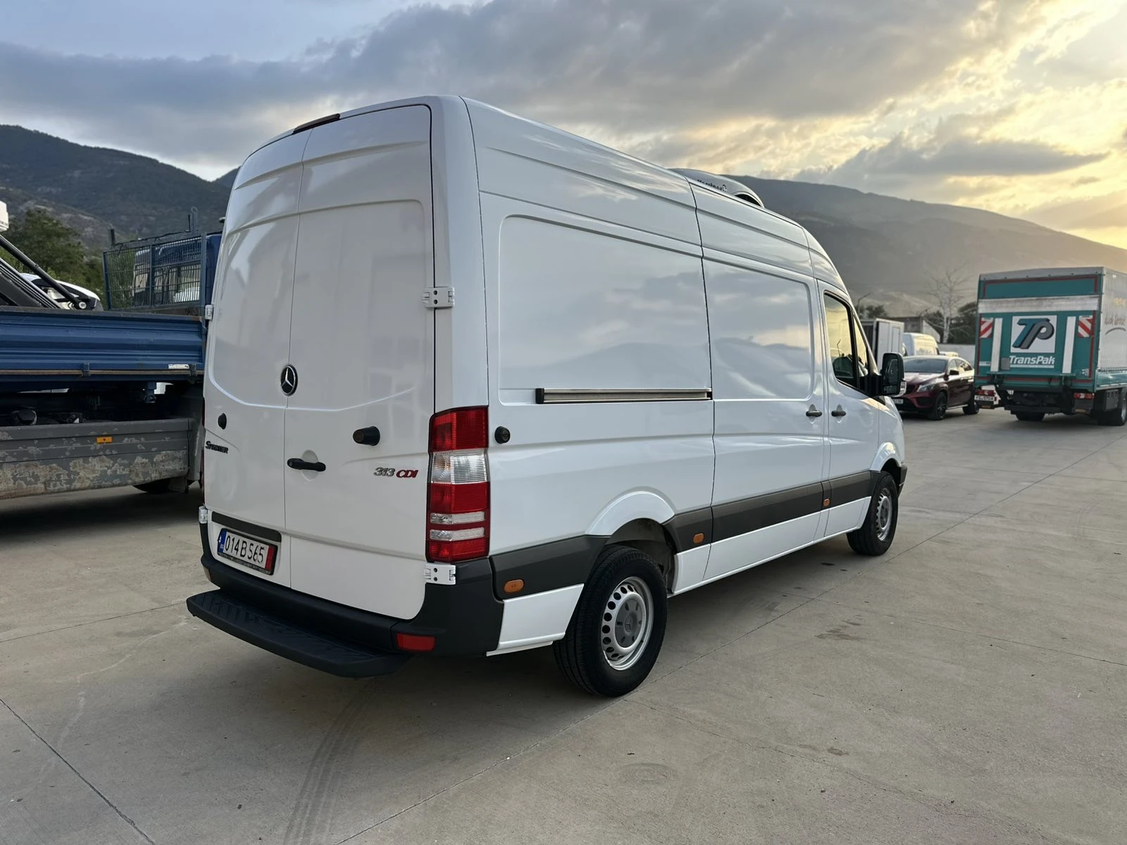 Mercedes-Benz Sprinter ХЛАДИЛЕН!КЛИМА!ТОП!FULL!KERSTNER!, снимка 5 - Бусове и автобуси - 55908340