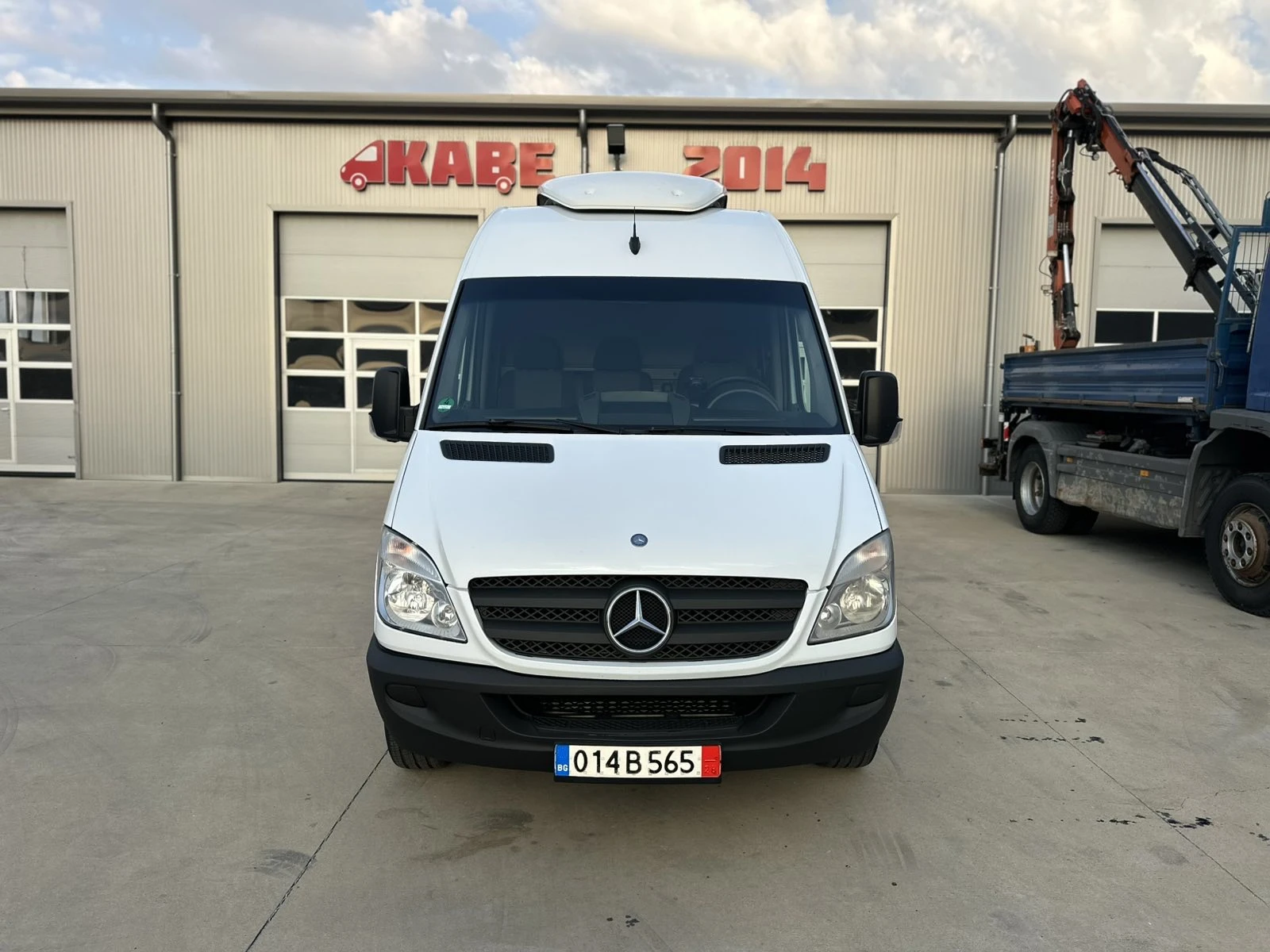 Mercedes-Benz Sprinter ХЛАДИЛЕН!КЛИМА!ТОП!FULL!KERSTNER!, снимка 3 - Бусове и автобуси - 55908340