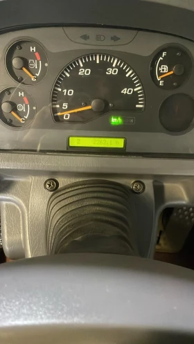 Челен товарач Komatsu Wa250, снимка 3