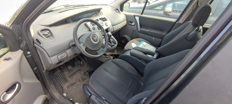 Renault Scenic, снимка 8 - Автомобили и джипове - 41560628