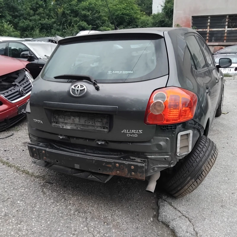 Toyota Auris 2.0d4d 126к.с., снимка 3 - Автомобили и джипове - 46213185