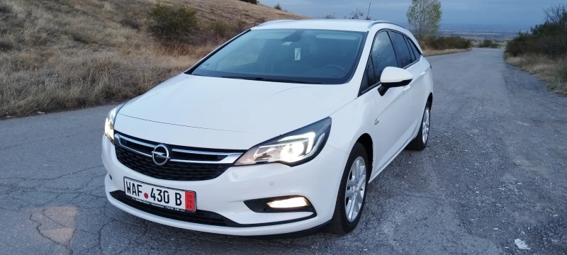 Opel Astra, снимка 2 - Автомобили и джипове - 47335857