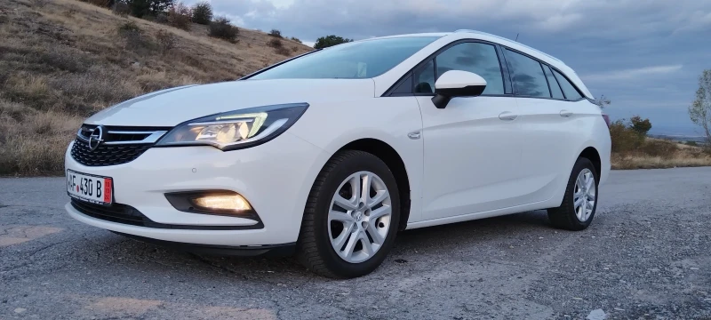 Opel Astra, снимка 5 - Автомобили и джипове - 47335857