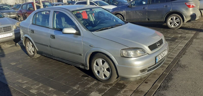 Opel Astra 1, 4, снимка 2 - Автомобили и джипове - 48840294