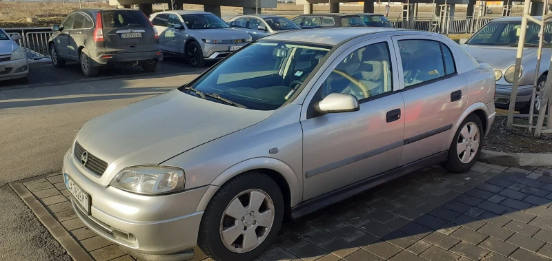 Opel Astra 1, 4, снимка 1 - Автомобили и джипове - 48840294