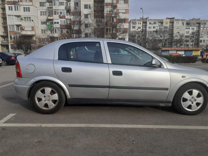 Opel Astra 1, 4, снимка 5 - Автомобили и джипове - 48840294