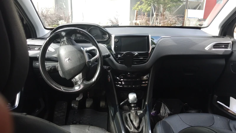 Peugeot 2008 Blue HDI, снимка 11 - Автомобили и джипове - 52060684