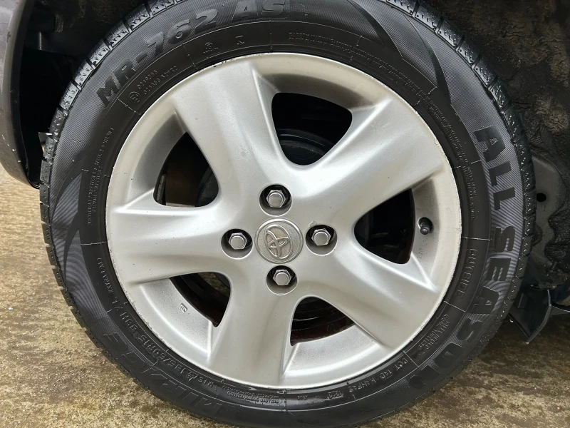 Toyota Yaris 1.4 d4d НОВ ВНОС, снимка 5 - Автомобили и джипове - 52967157