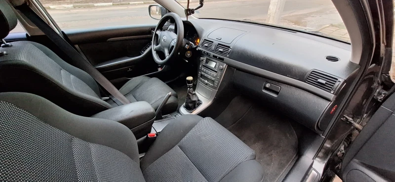 Toyota Avensis Т25, снимка 9 - Автомобили и джипове - 53596768