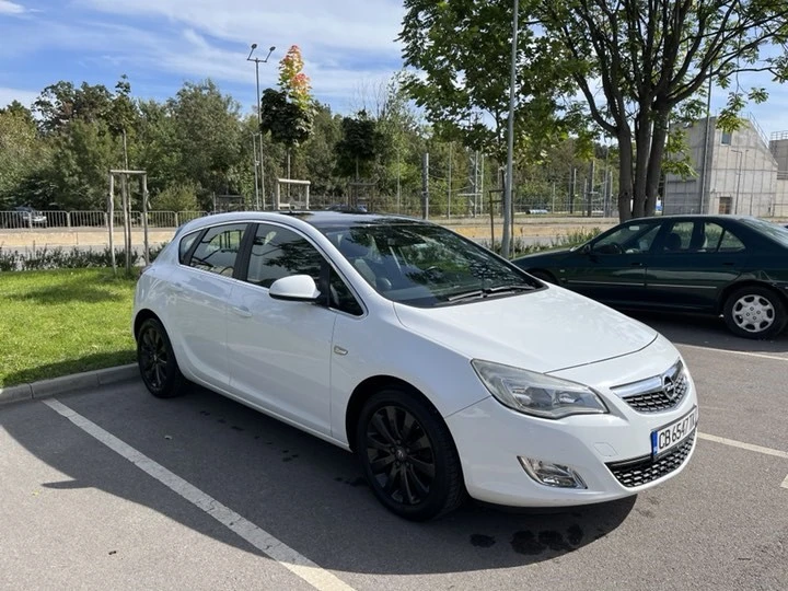 Opel Astra COSMO, снимка 3 - Автомобили и джипове - 47820637