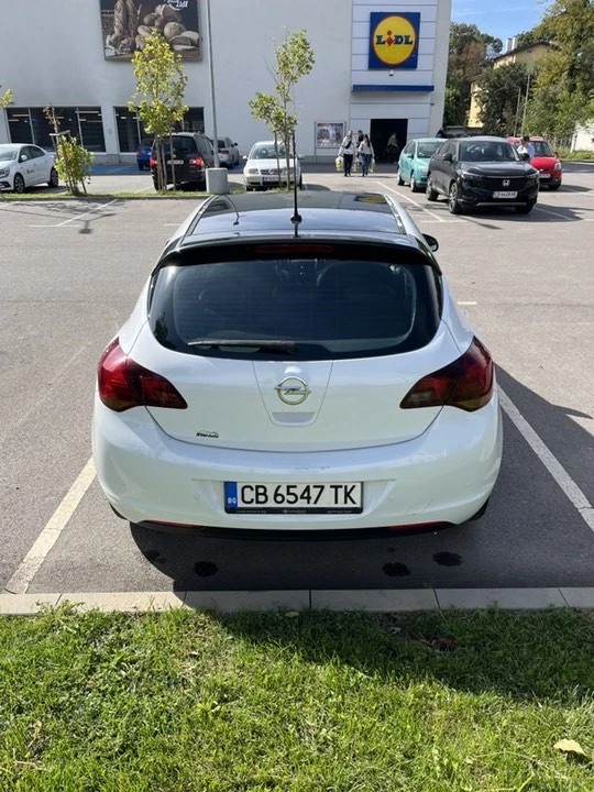 Opel Astra COSMO, снимка 4 - Автомобили и джипове - 47820637