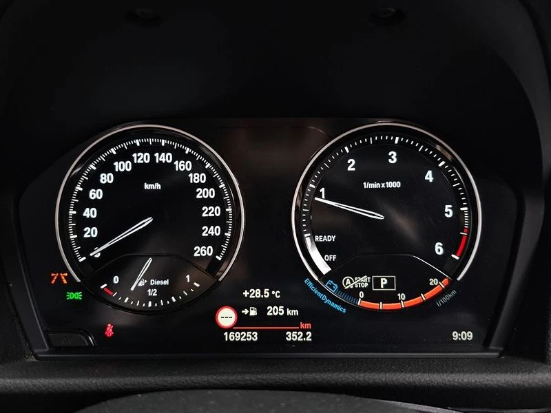BMW 2 Active Tourer Active Tourer Sports Final Edition, снимка 8 - Автомобили и джипове - 55963158
