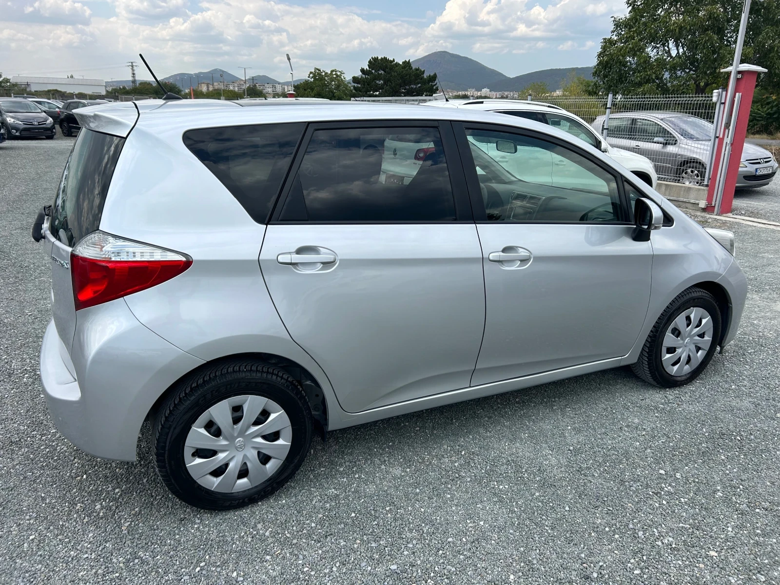 Toyota Verso S (KATO НОВА) - изображение 5