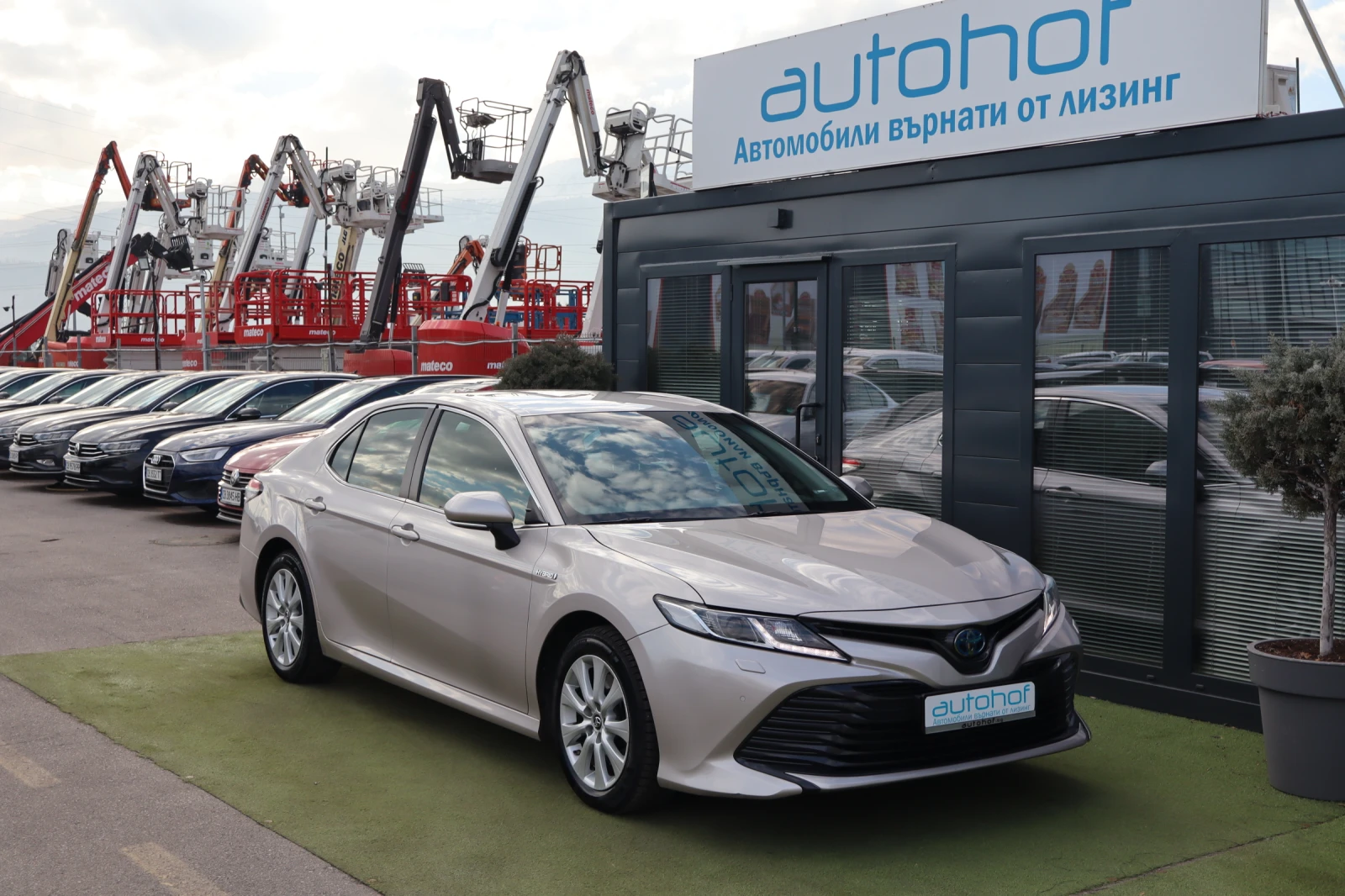 Toyota Camry COMFORT/2.5VVT-I/178к.с./HYBRID/E-CVT/ГАРАНЦИЯ - изображение 6