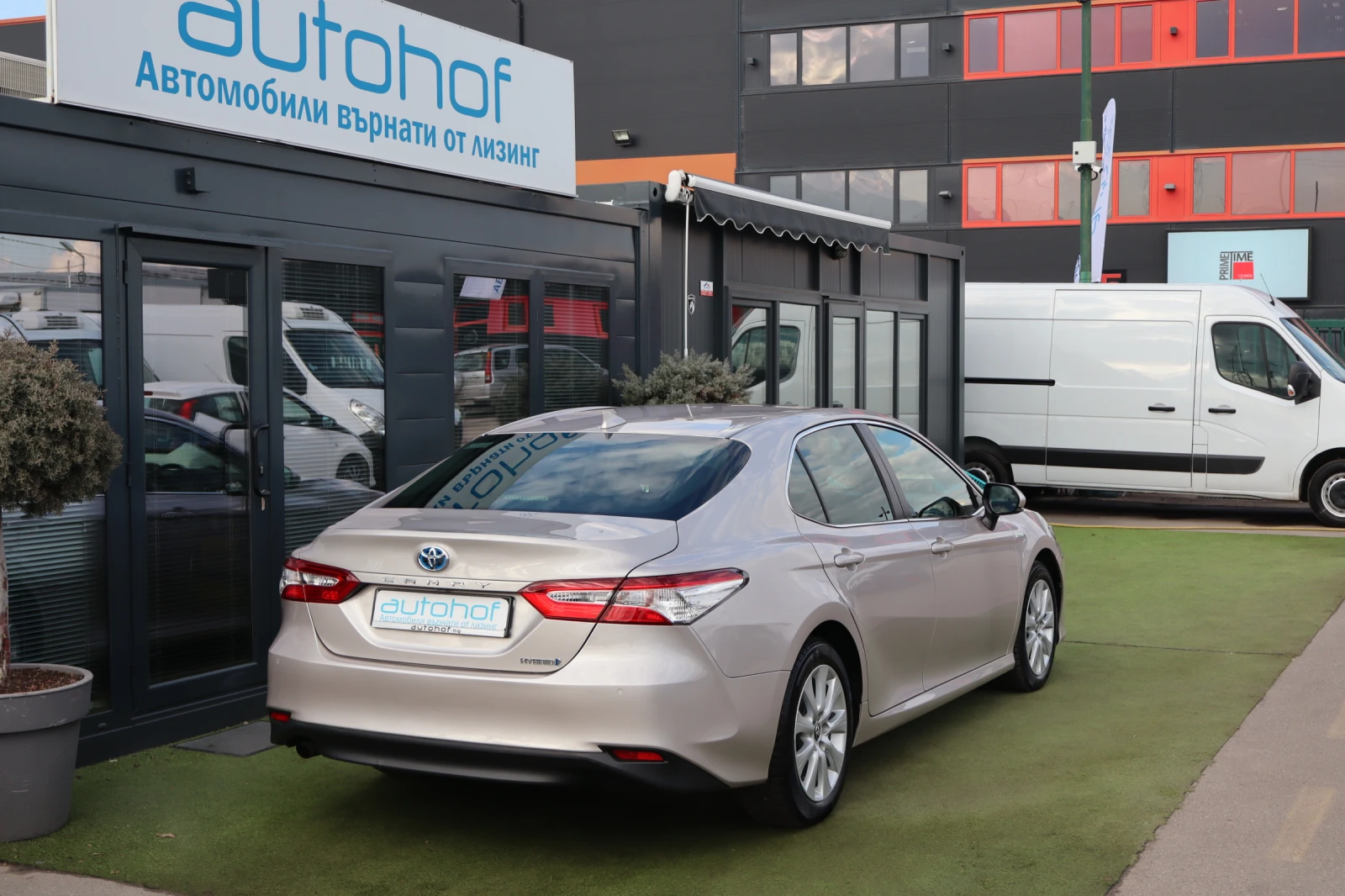 Toyota Camry COMFORT/2.5VVT-I/178к.с./HYBRID/E-CVT/ГАРАНЦИЯ - изображение 4