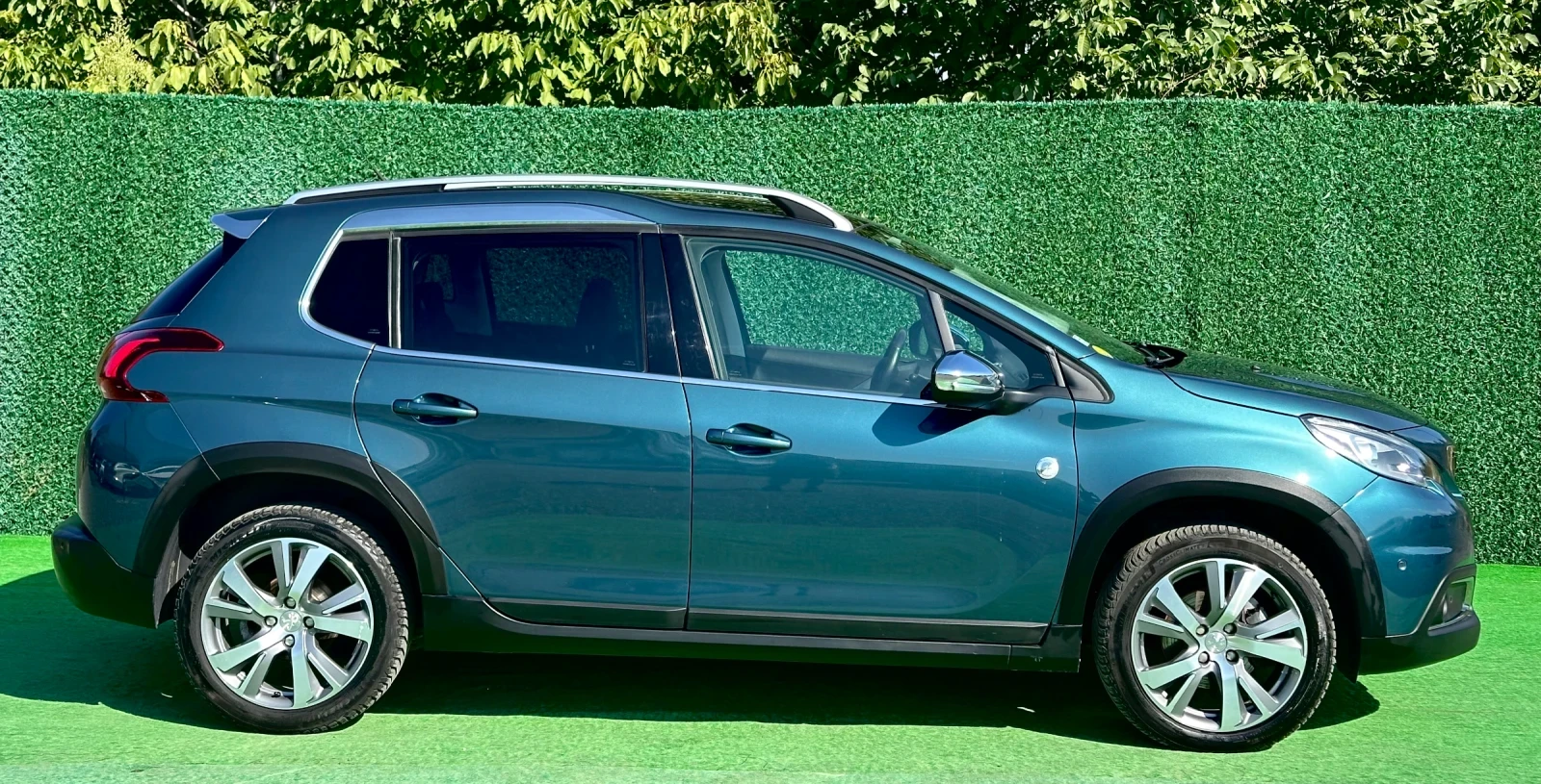 Peugeot 2008 CROSSWAY / 1.6HDI 120ks / 6 скор / PANORAMA  - изображение 8
