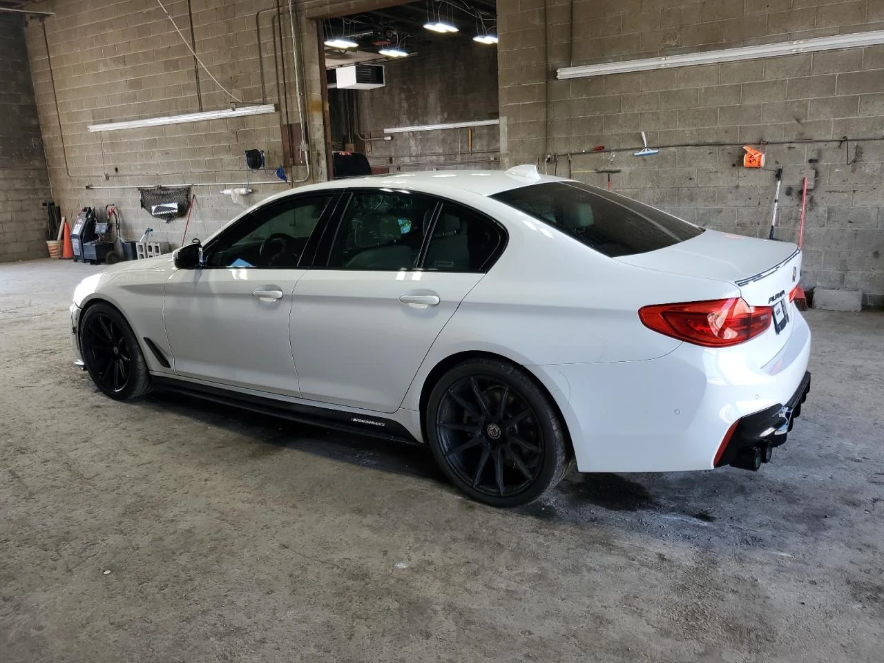 BMW 540 i 3.0 Turbo / RWD / Автоматик / M пакет / Нави. / - изображение 2