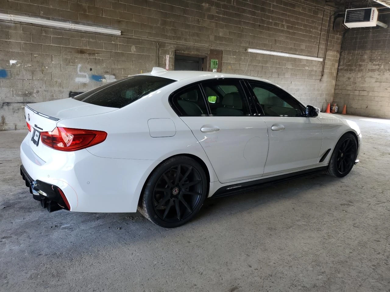 BMW 540 i 3.0 Turbo / RWD / Автоматик / M пакет / Нави. / - изображение 4